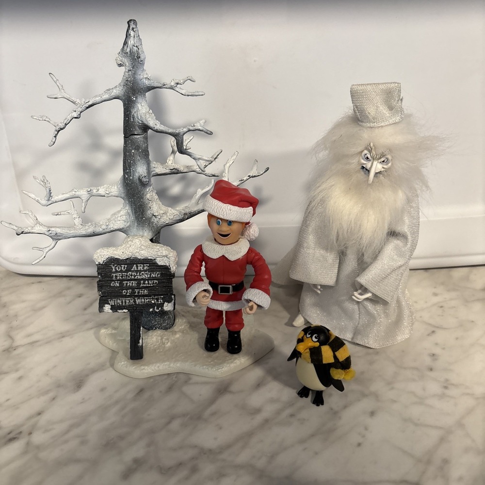 SANTA CLAUSE IS COMING TO TOWN 2004 MEMORY LANE‎ FIGURE & TREE LOT